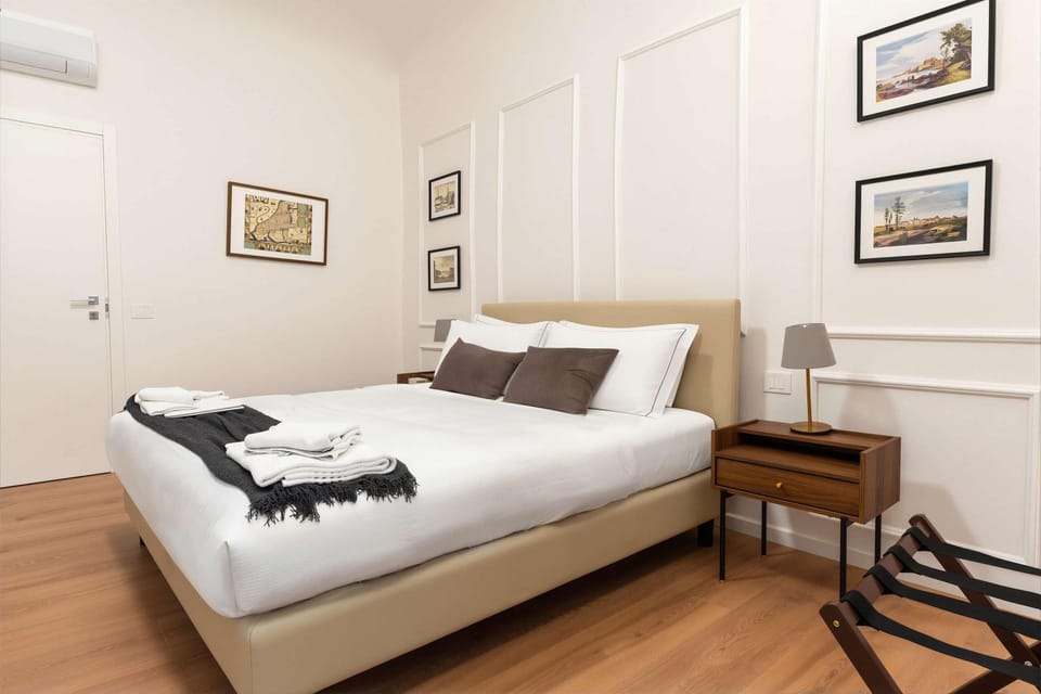 Central Station Grand Boutique Room With Ensuite Apartment in Florence