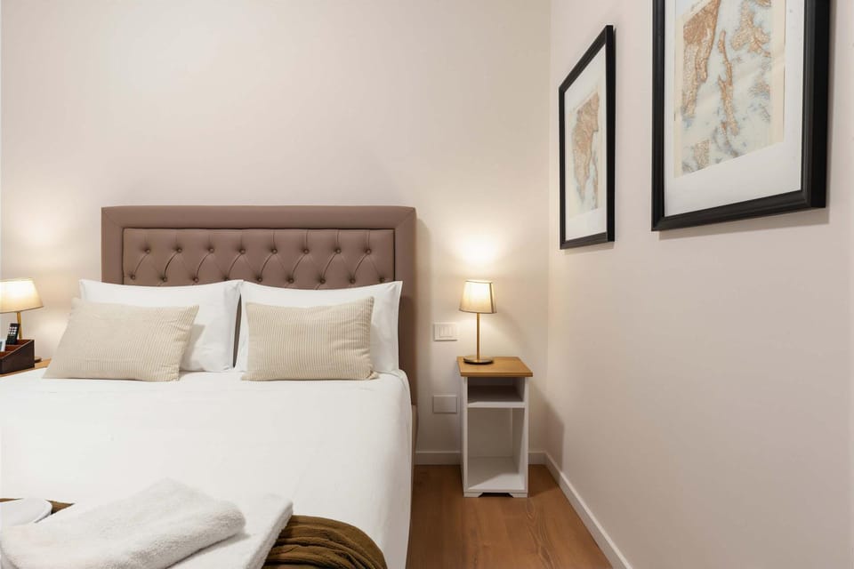 Central Station Modern Boutique Room With Ensuite Apartment in Florence