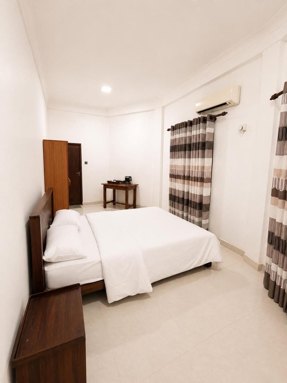 Bedroom, air conditioner
