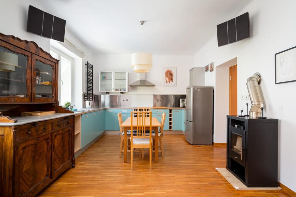 Kitchen or kitchenette, Living room, Dining area, oven, stove