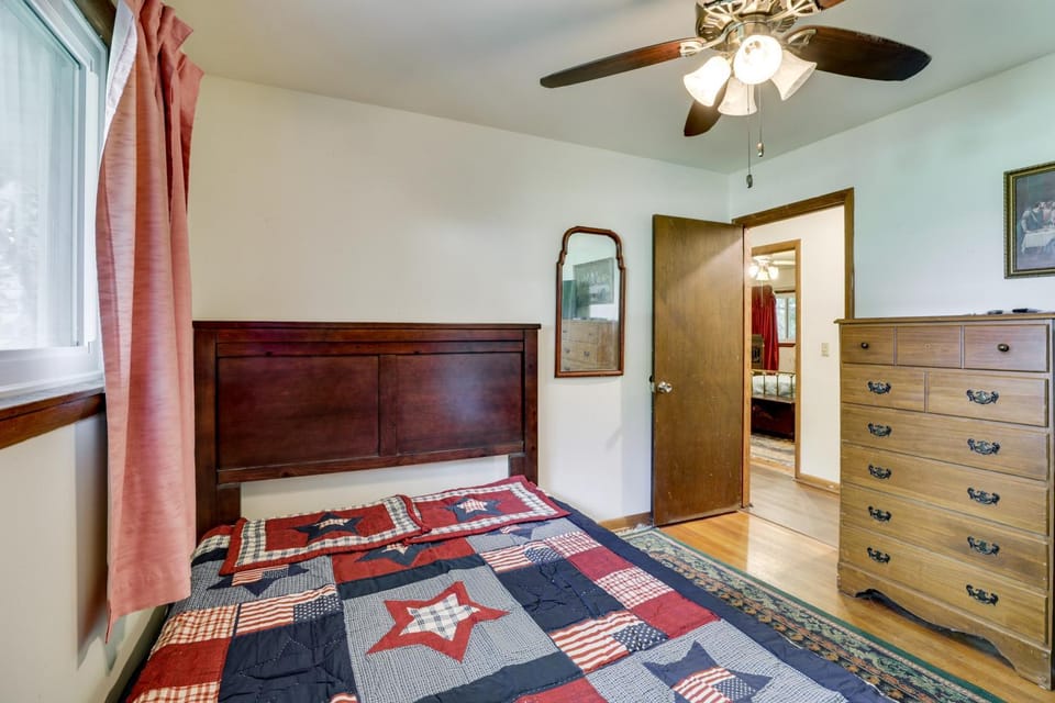 Fort Atkinson Ranch Home Near Rock River House in Wisconsin