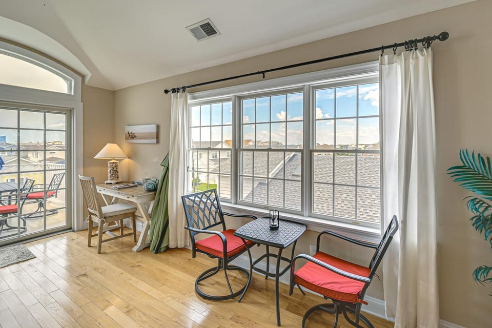 Walk to Brigantine Beach! Family Townhome w/ Views House in Brigantine