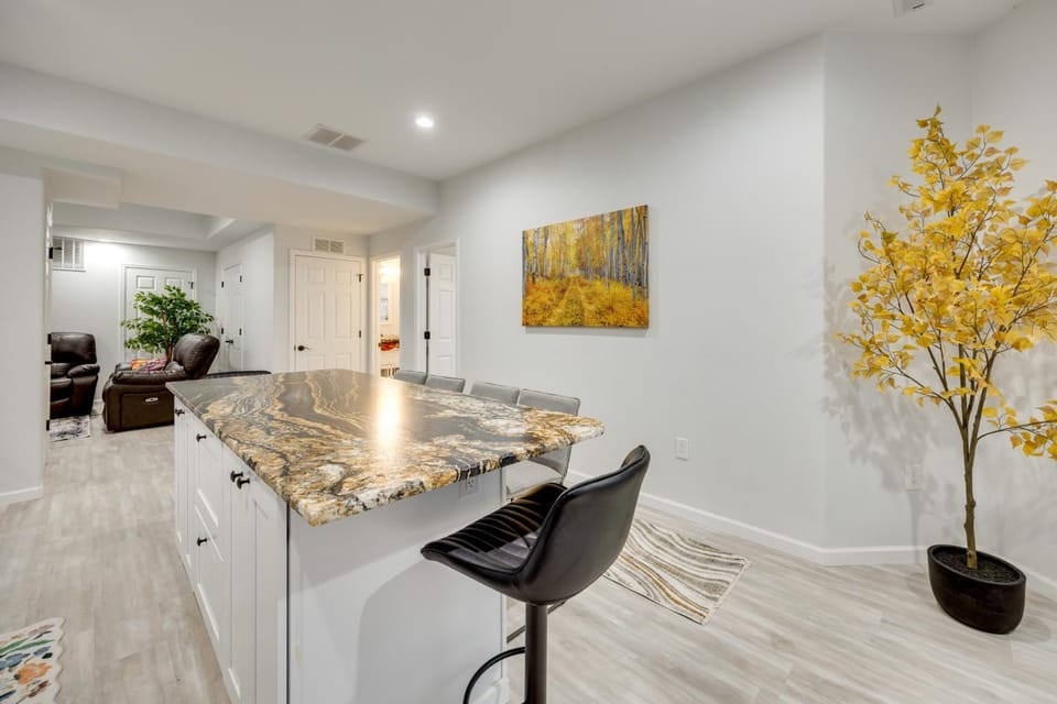 Explore The Springs! Family-Friendly Basement Unit Apartment in Black Forest