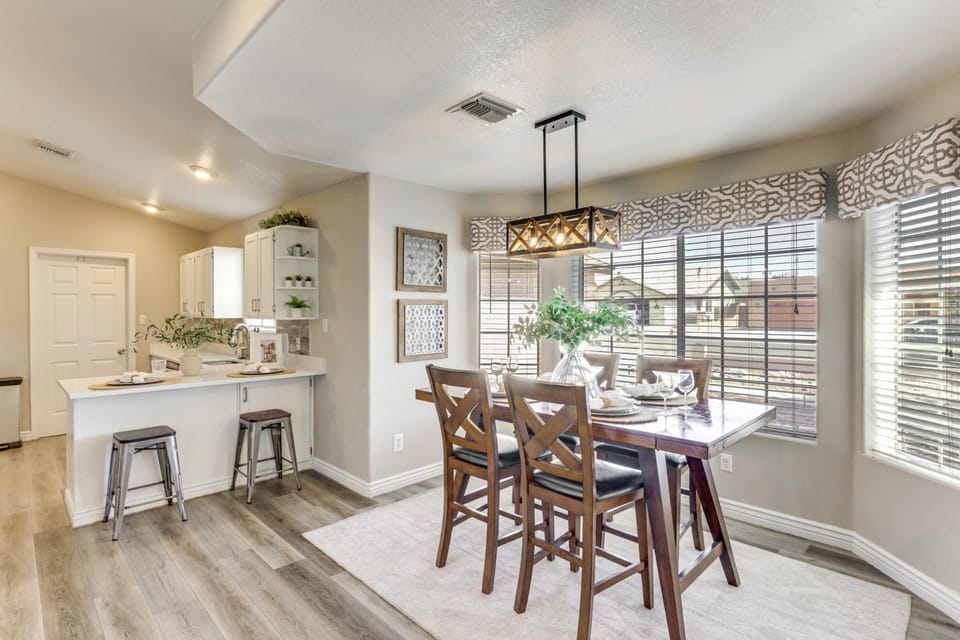 Stylish Yuma Home! 14 Mi to River House in Fortuna Foothills