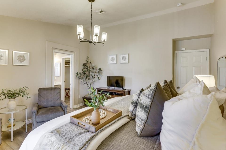 Stylish Yuma Home! 14 Mi to River House in Fortuna Foothills