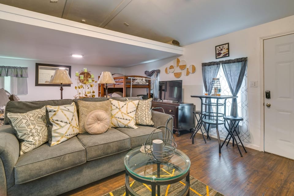 6 Mi to Town! Trinity Retreat w/ Yard Apartment in Lake Livingston