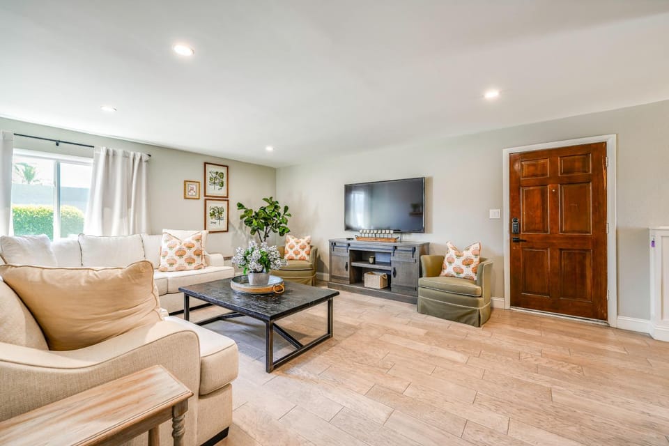 Condo w/ Pool, Near Trails & Old Town Scottsdale! House in Paradise Valley