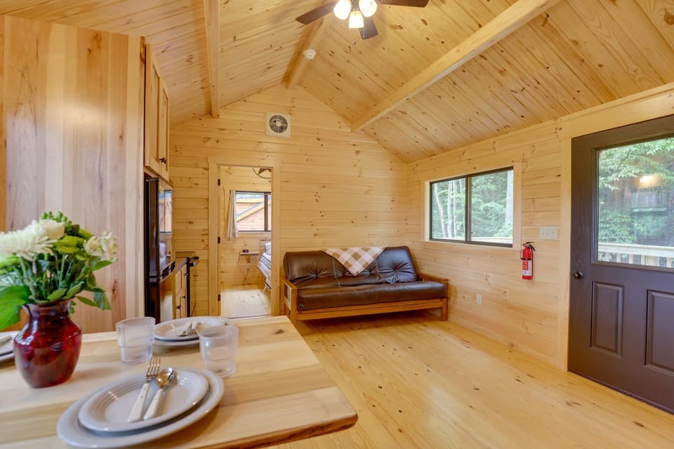 Stunning Views! 3-Cabin Retreat on 400-Acre Farm Cabin in Pennsylvania