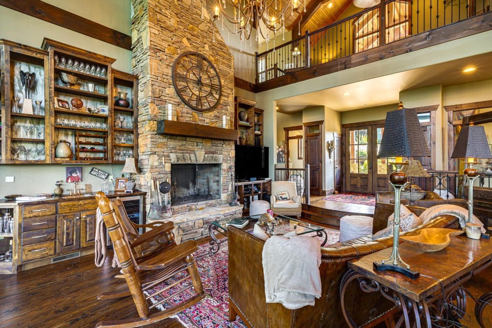 Mtn & Lake Views! Perfect for Family & Friends House in Hiawassee