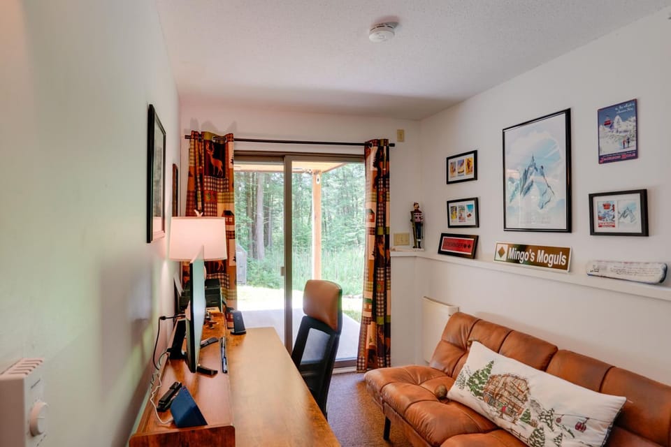 Cozy House on 2 Acres in the Green Mountains House in South Londonderry