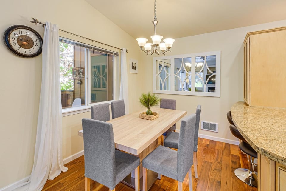 Quiet Condo Next to Enchantment, Adventure Parks House in Leavenworth