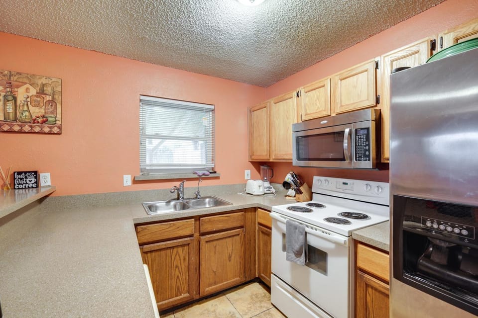 Walk to AT&T Stadium: 2-Unit Arlington Duplex! House in Arlington