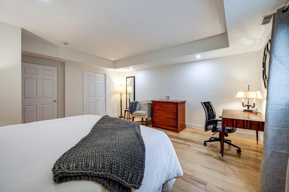 Gateway to DC & More! Quiet & Stylish Retreat House in Potomac