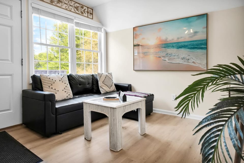 Near Eats, Shops, Golf & Beach: Oak Island Suite! House in Oak Island