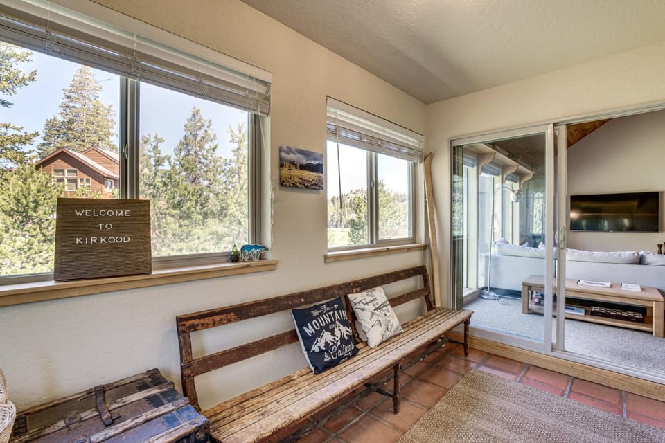 Kirkwood Group Mtn Escape! Trail & Lake Access House in Sierra Nevada