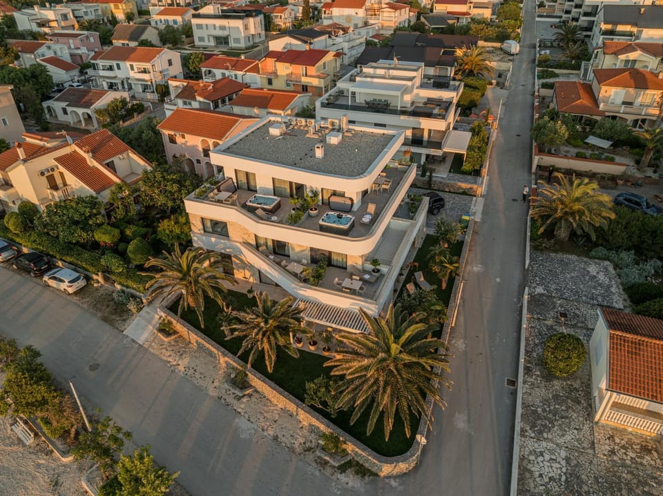 Property building, Bird's eye view
