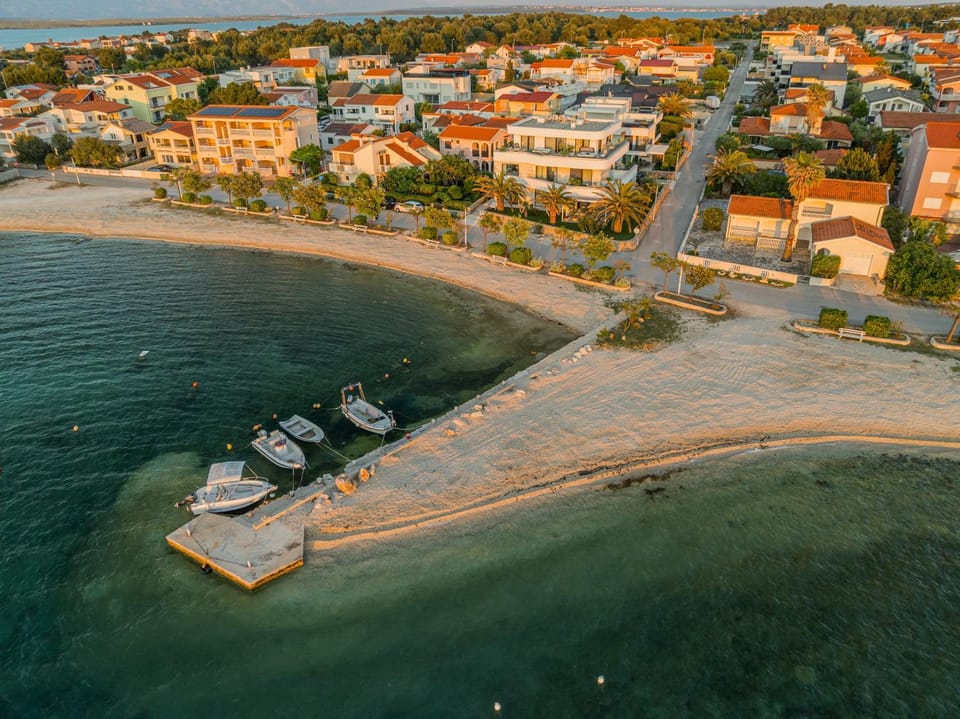 Property building, Bird's eye view, Beach
