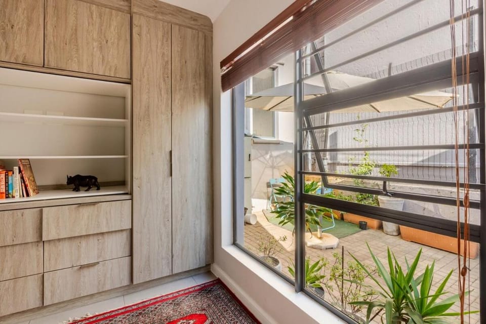 Afro-chic! Modern! Luxury garden home! Apartment in Sandton
