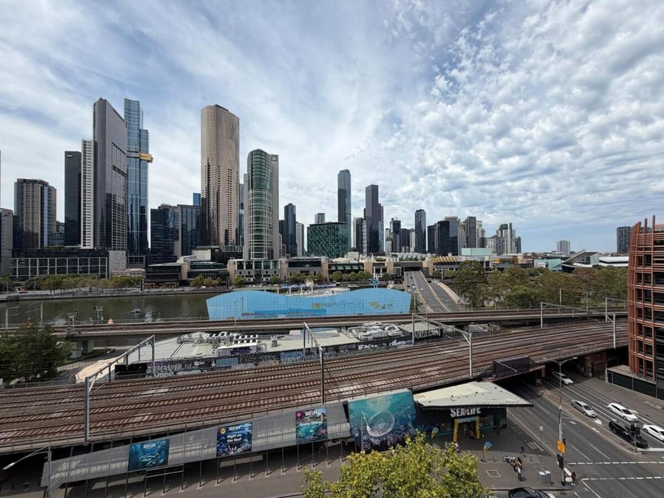 Melbourne City Unit - City Views Apartment in Southbank