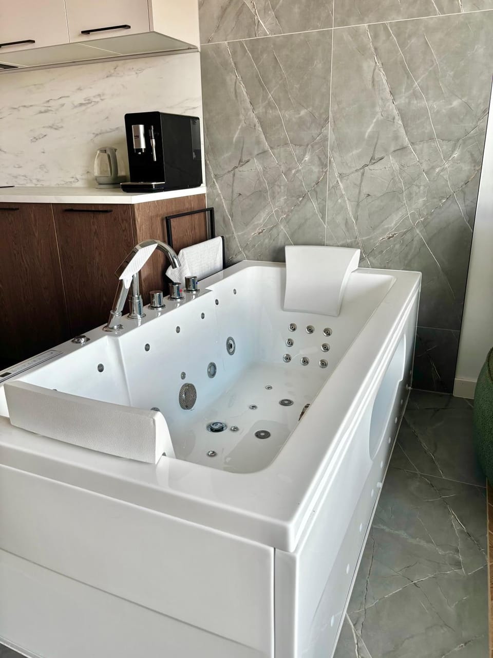 EASY RENT- Peowiaków Premium Jacuzzi Apartment in Poland