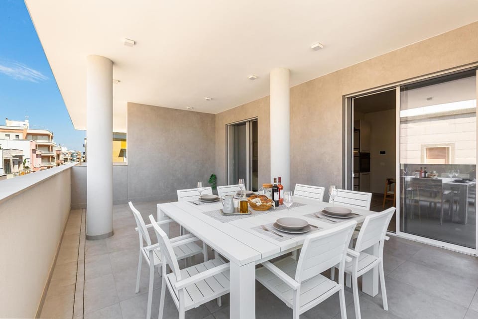 Balcony/Terrace, Dining area