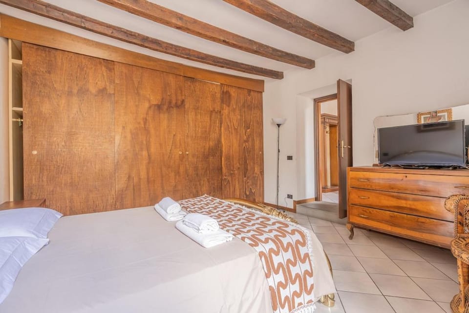 Three-room apartment in the center, next to the stadium Apartment in Bergamo