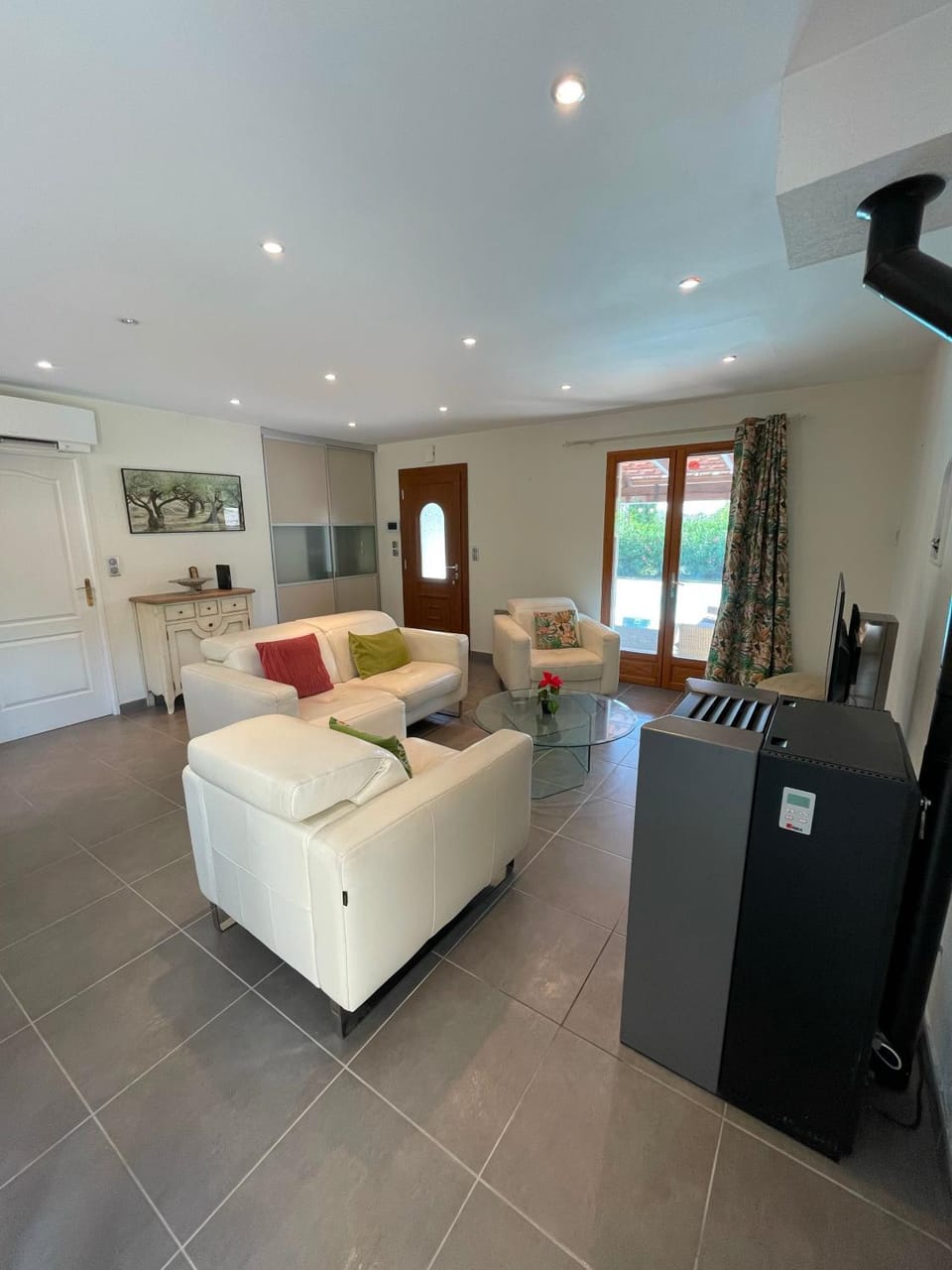 TV and multimedia, Living room, air conditioner