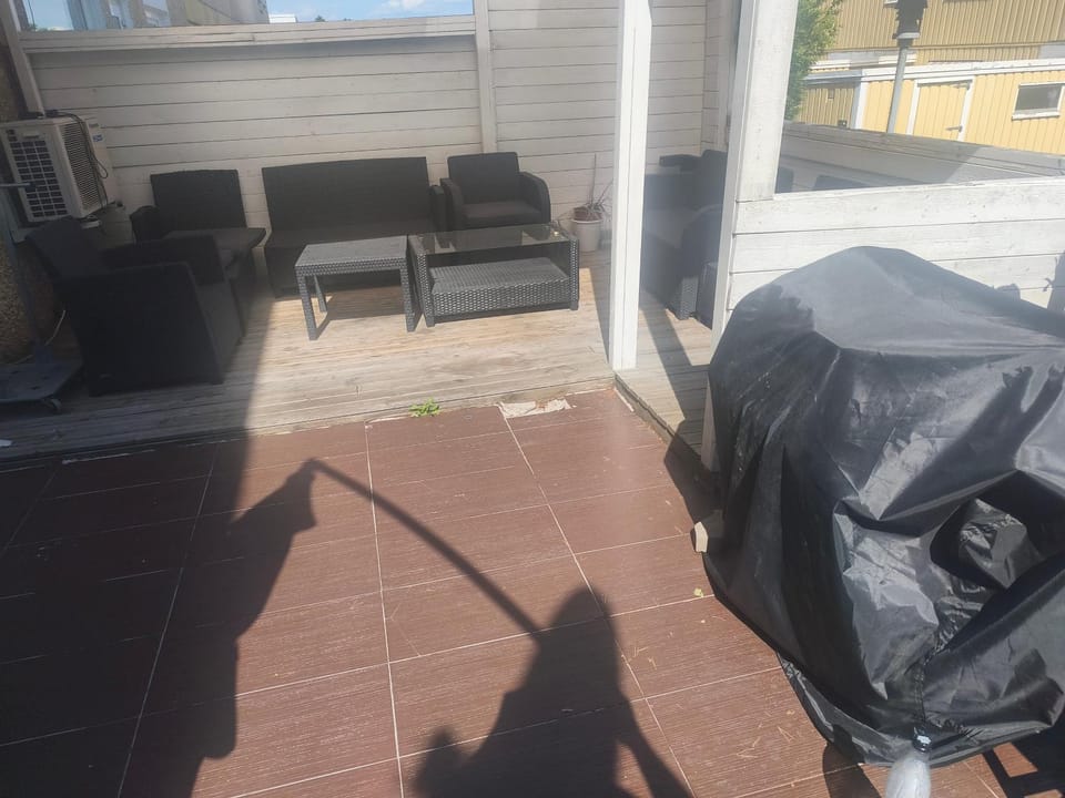 BBQ facilities, Seating area