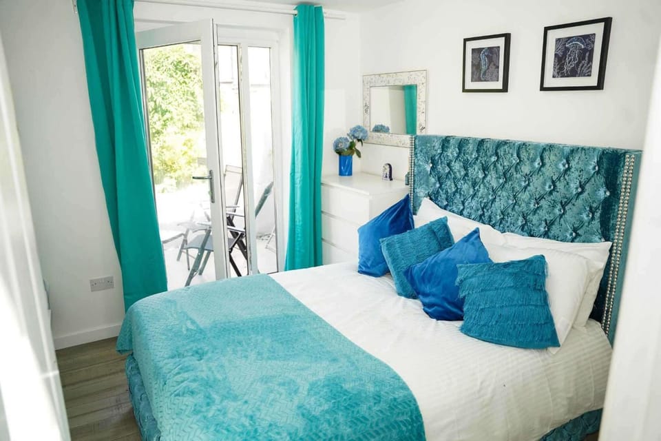 Patio, Bed, Balcony/Terrace, Bedroom