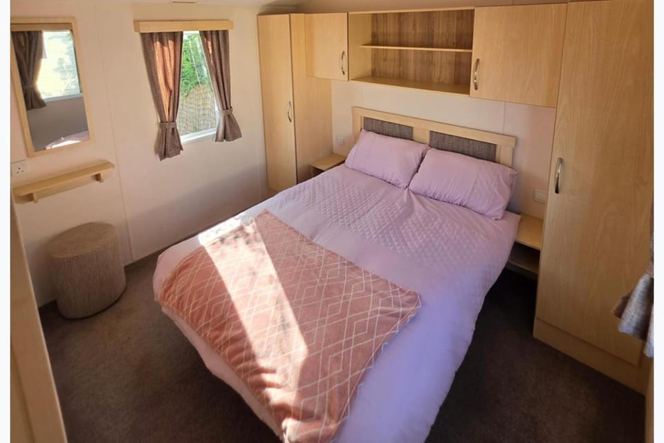 Bed, Bedroom, hair dresser, wardrobe