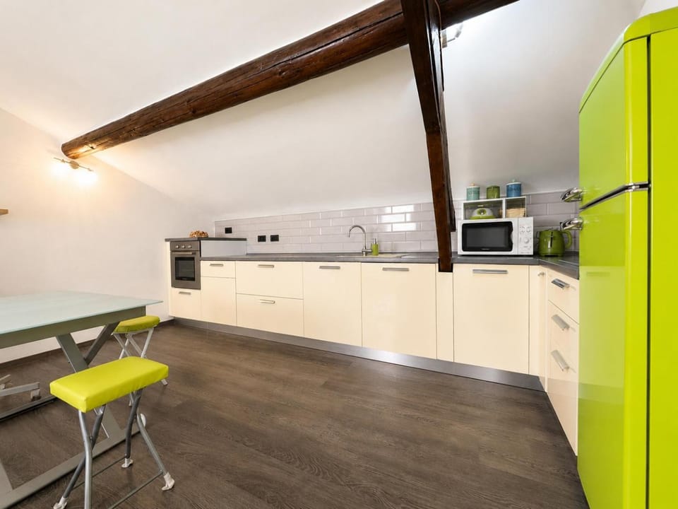 Kitchen or kitchenette, Dining area, stove