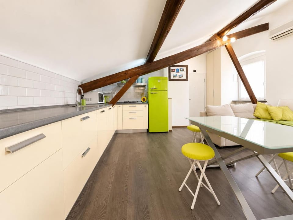 Living room, Dining area, air conditioner