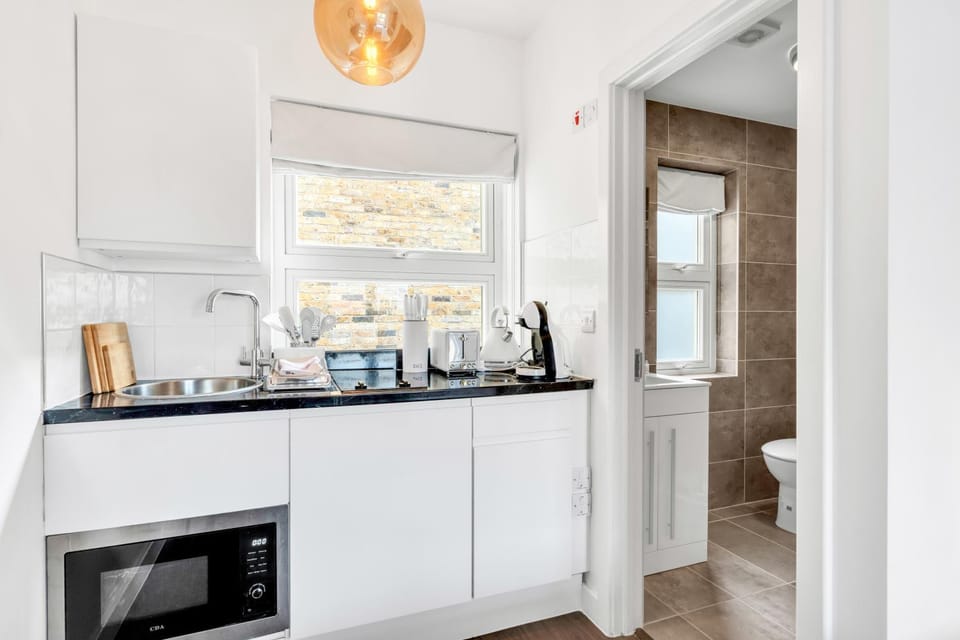 Coffee/tea facilities, Kitchen or kitchenette, microwave