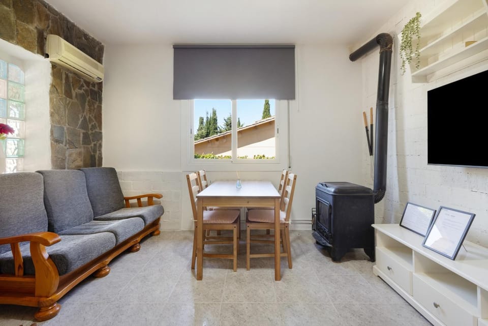 Villa Sueños con Wifi y Piscina House in Baix Penedès