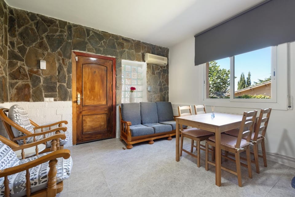 Villa Sueños con Wifi y Piscina House in Baix Penedès