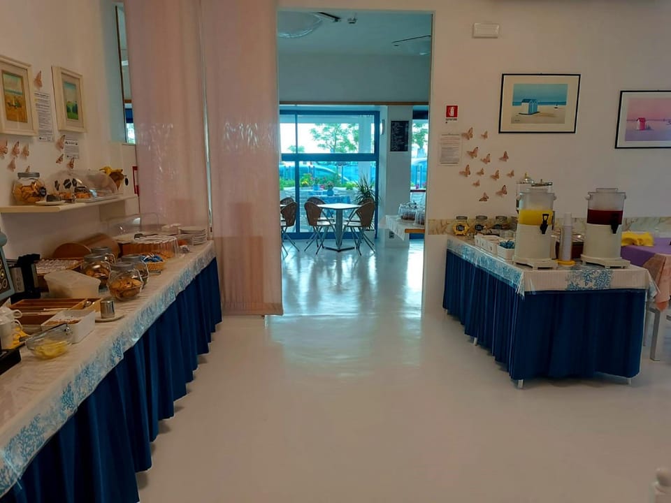 Dining area, Breakfast, Buffet breakfast, Italian breakfast