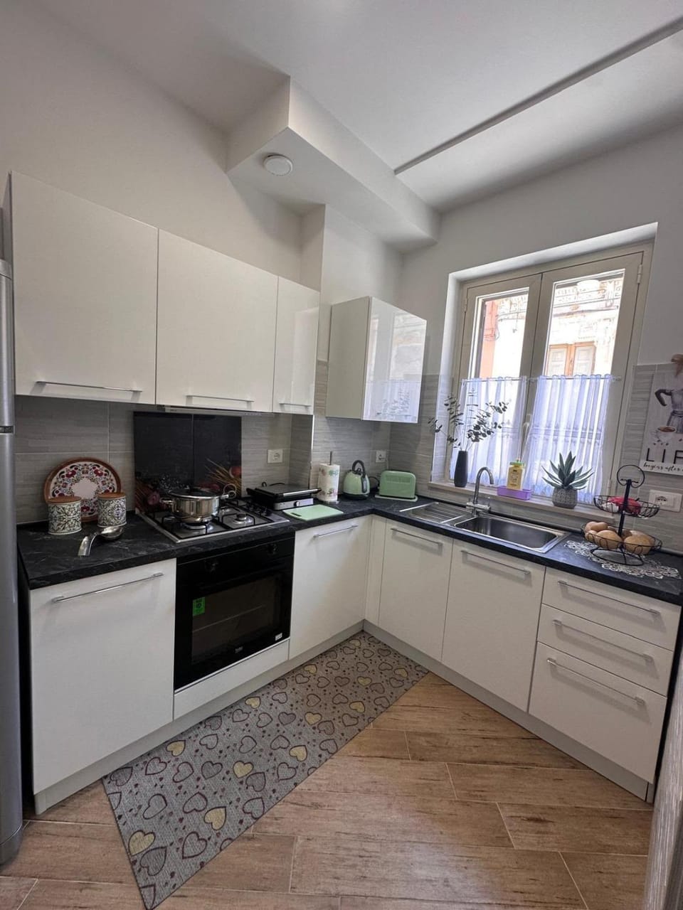 Coffee/tea facilities, Kitchen or kitchenette, toaster, kitchen, kitchen