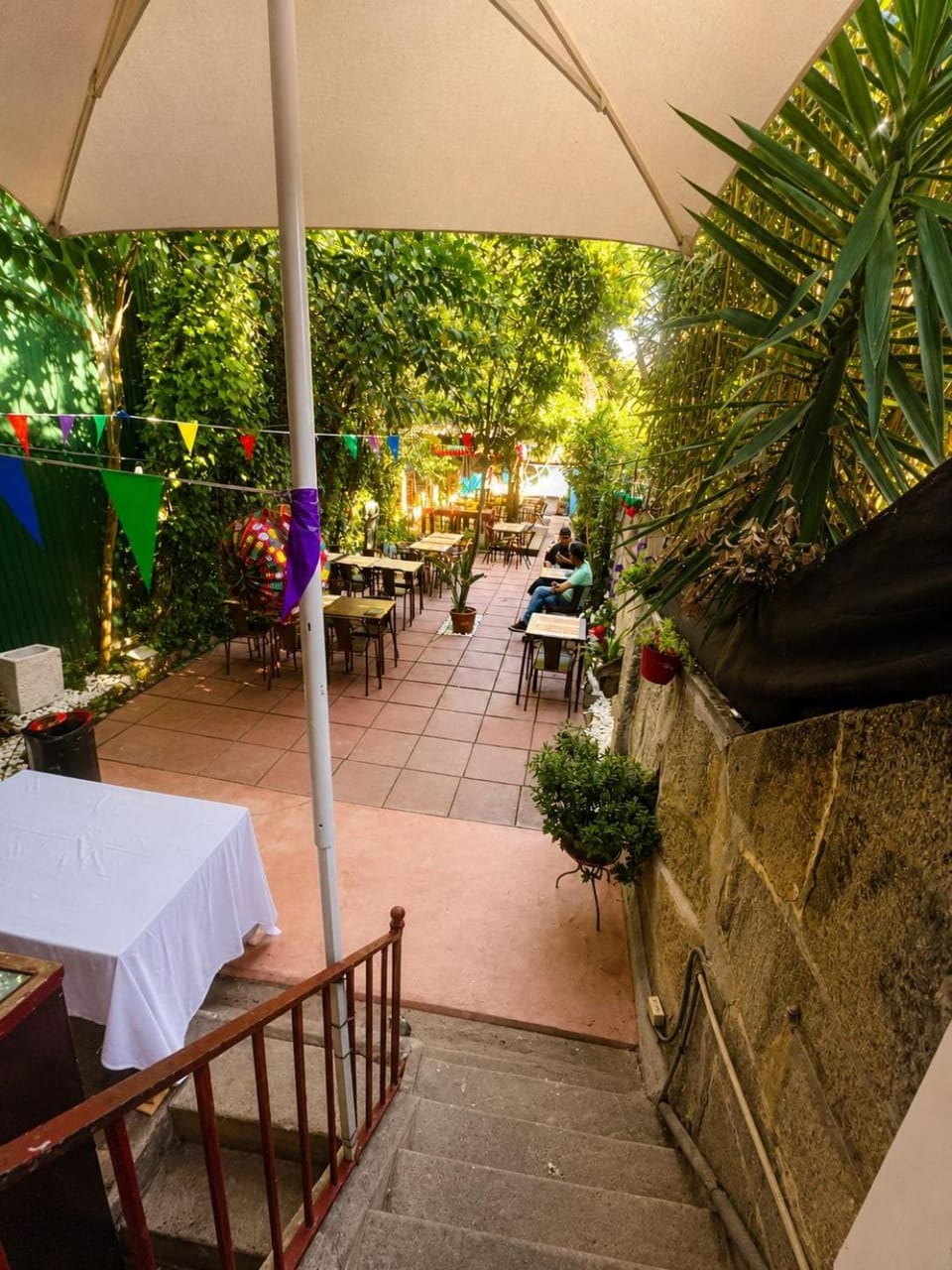 Property building, Patio, Restaurant/places to eat, Garden, Garden view
