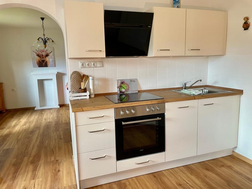 Kitchen or kitchenette, Living room