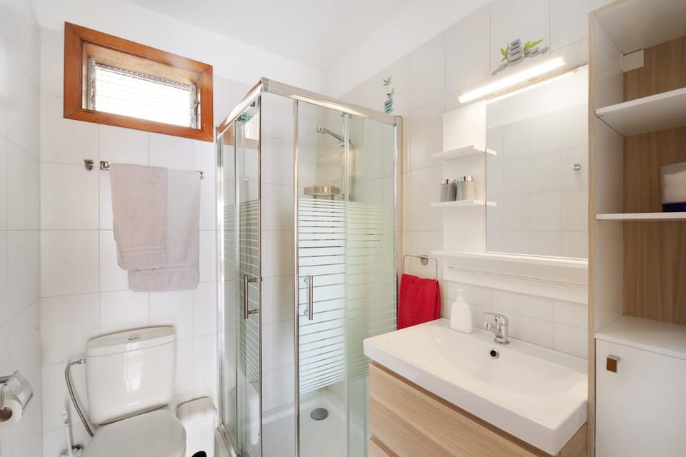 Bathroom, Living room