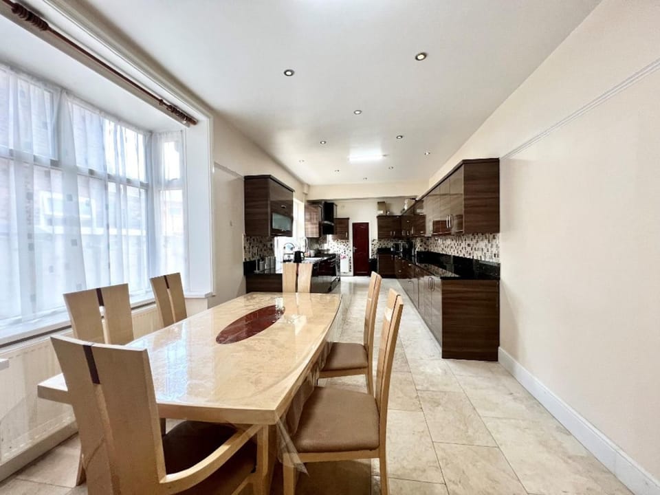 Spacious Double Room In Central Stoke Vacation rental in Stoke-on-Trent