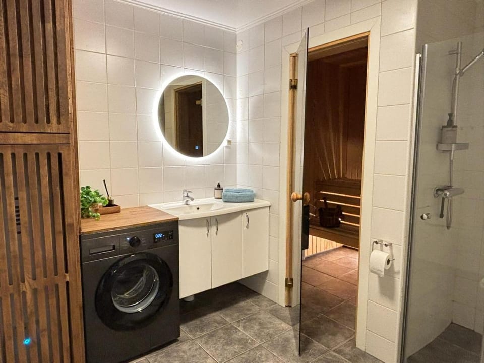 Shower, Toilet, Bathroom, washing machine