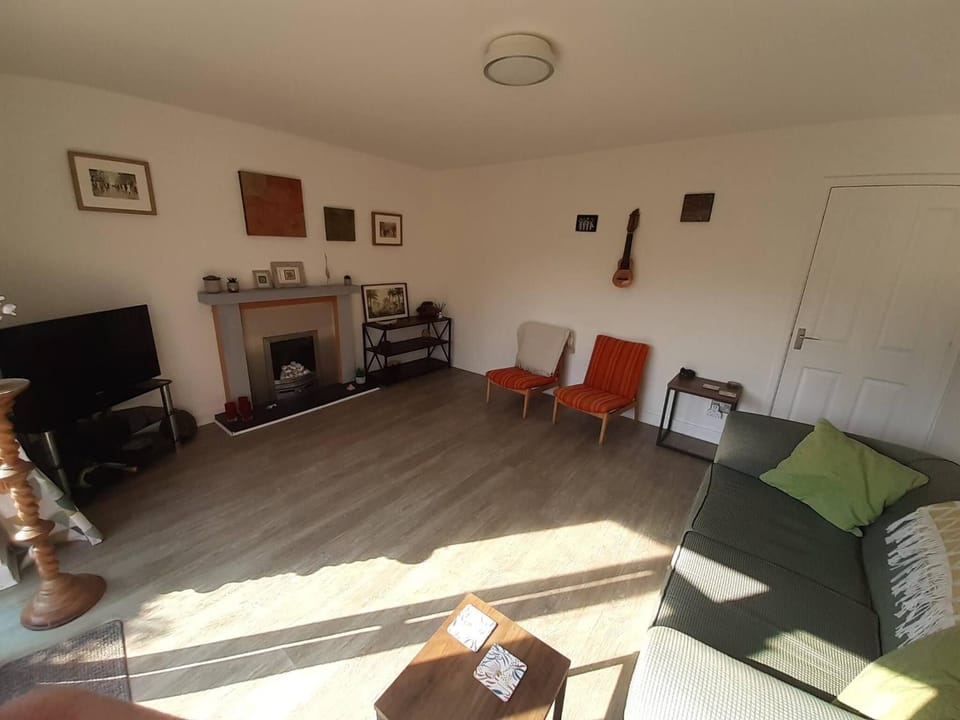 Communal lounge/ TV room, TV and multimedia, Living room