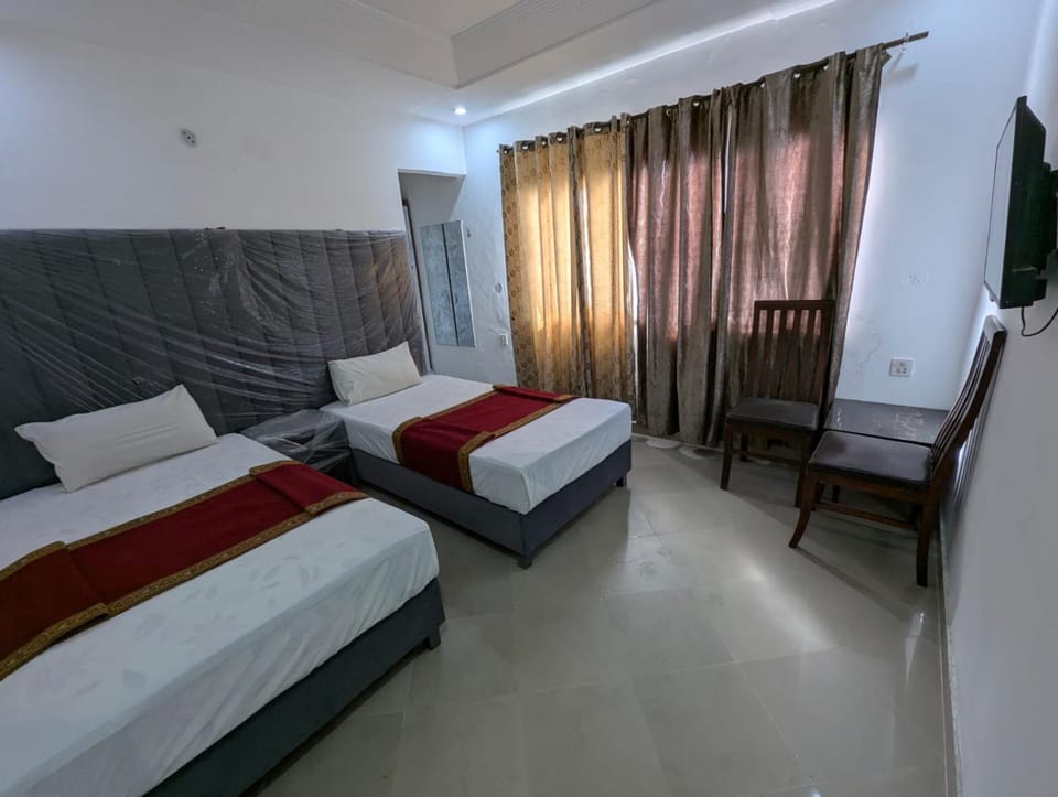 Carmines Residency Hotel in Lahore