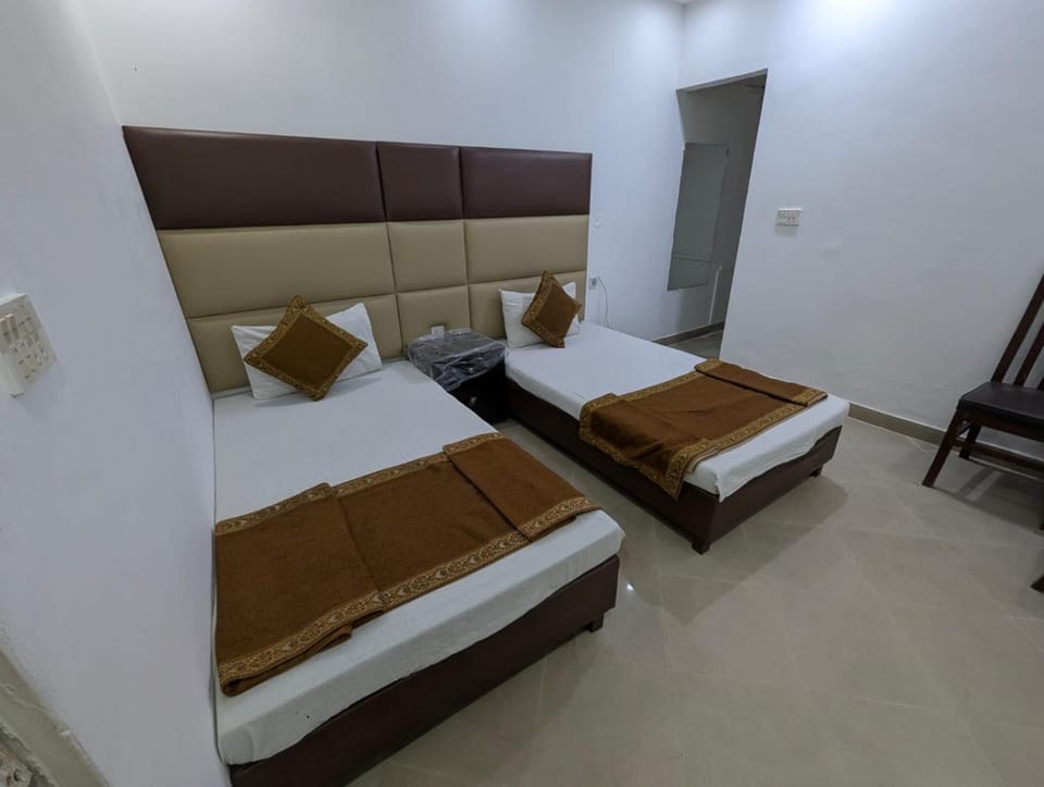 Carmines Residency Hotel in Lahore