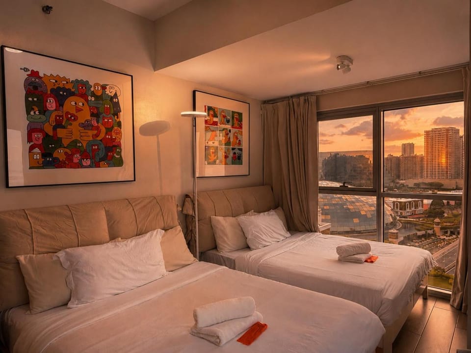Decorative detail, Bedroom, City view