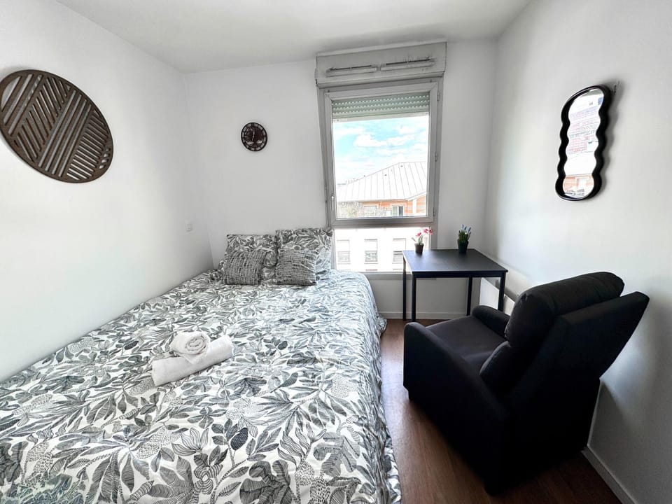 Bed, Bedroom
