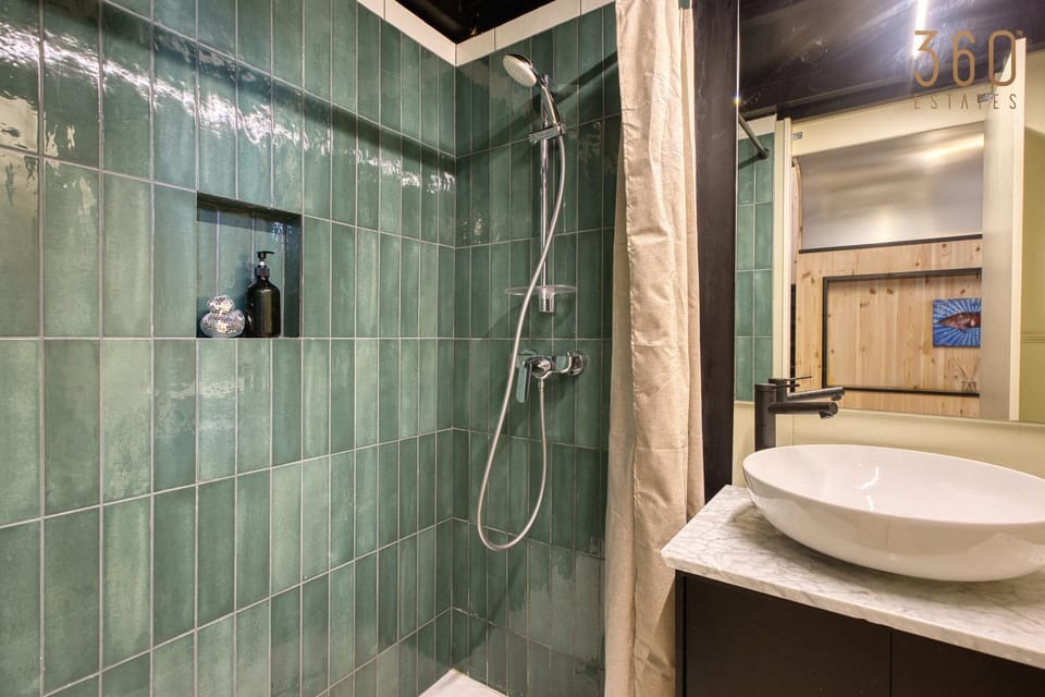 Shower, Bathroom