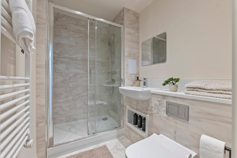 Shower, Bathroom, Bath, towels