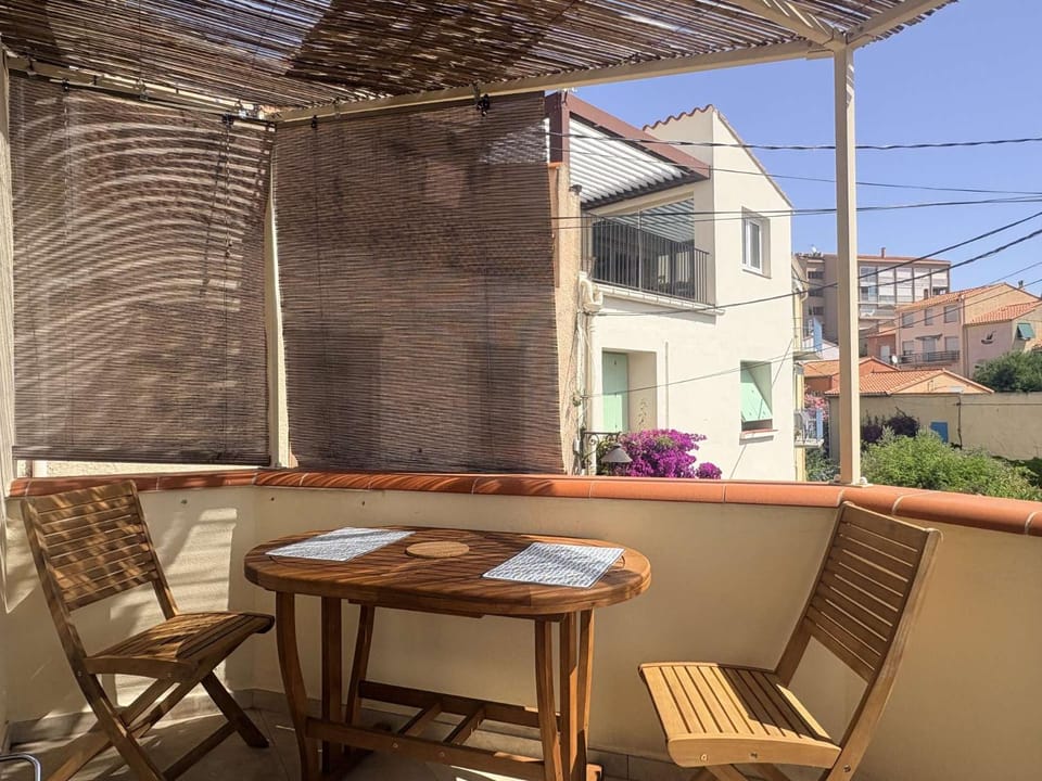 View (from property/room), Balcony/Terrace, Dining area